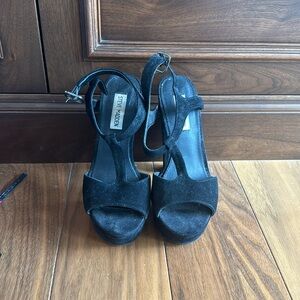 Steve Madden black suede heels